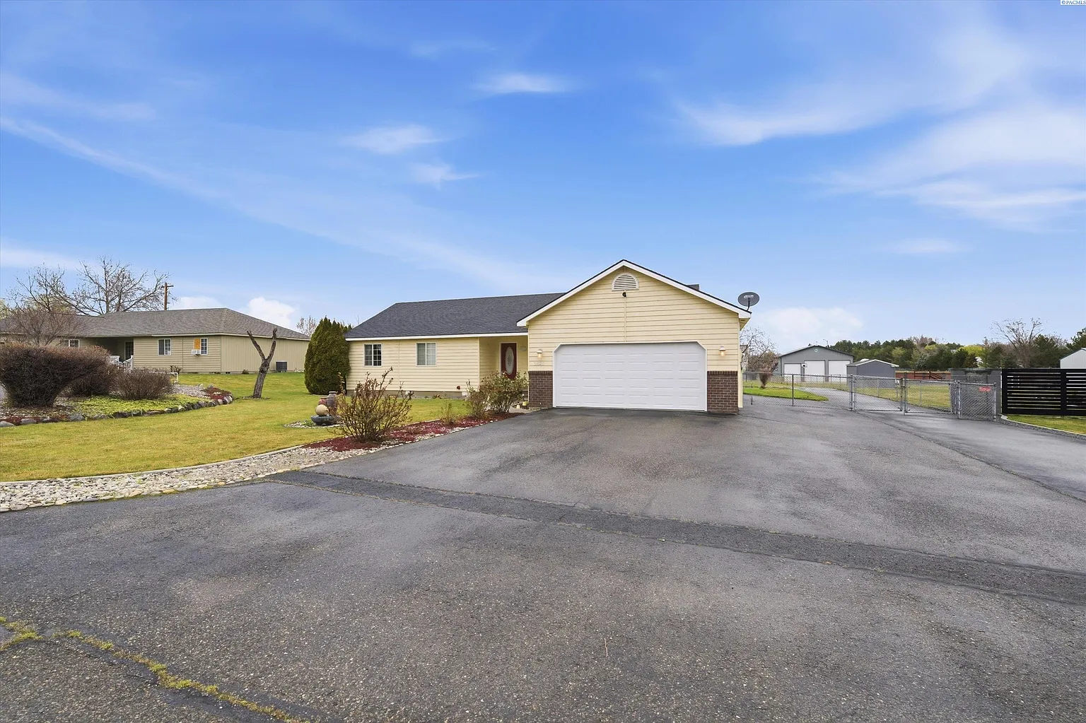 3828 Mountain Meadows Ct photo 1