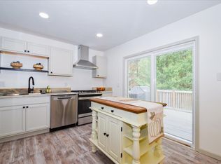 5810 Merriman Rd, Roanoke, VA 24018