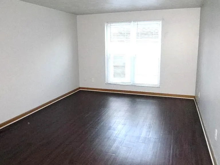 3303 Riverside Dr #7 — Photo 1