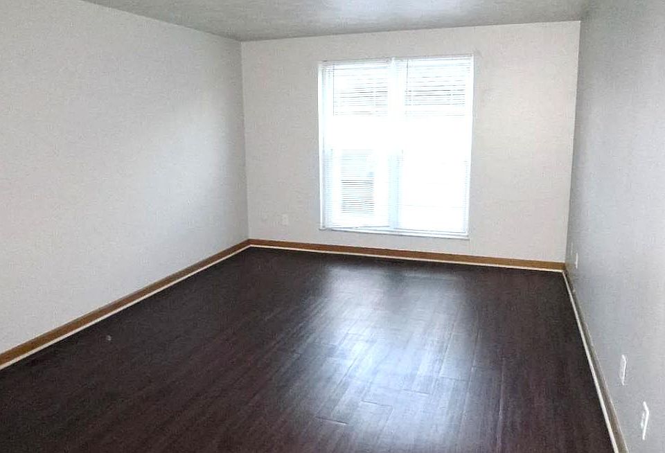 1st image of 3303 Riverside Dr #7