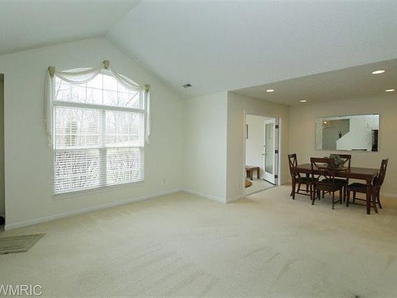 3rd image of 130 Ashton Highlands Dr