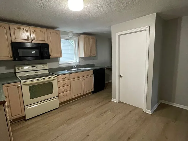 509 Congress St — Photo 14