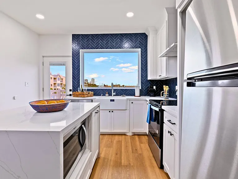 111 W Sunny Isle Dr #201 — Photo 8