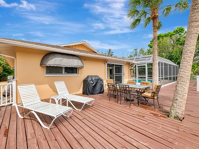 4946 Commonwealth Dr — Photo 49