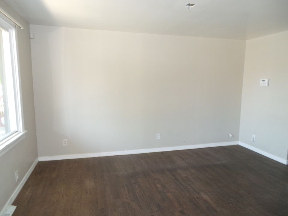2nd image of 4914 Olcott Ave
