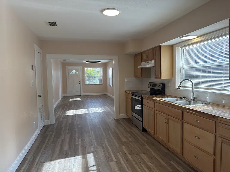 Kitchen facing front entry