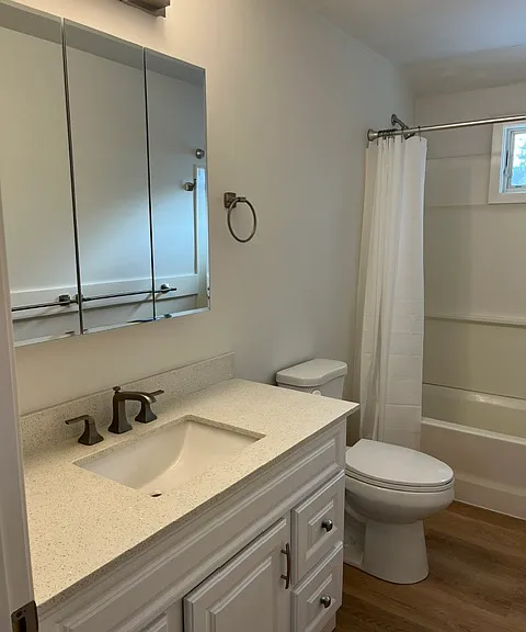 12 Oak St #B — Photo 1