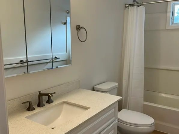 12 Oak St #B, Cotuit, MA 02635