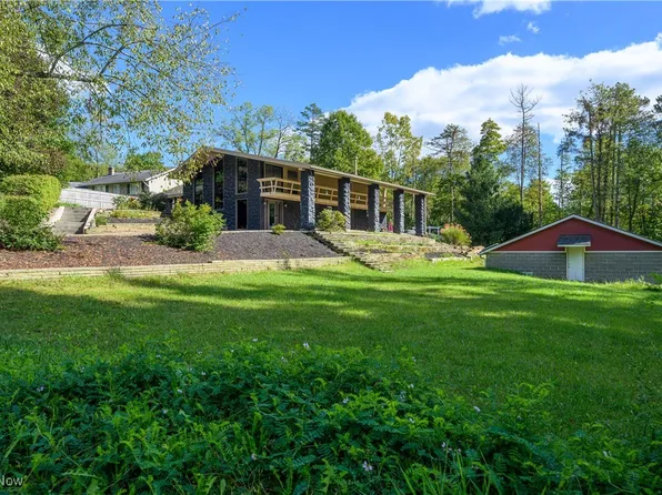 1136 Linmar Dr, North Canton, OH 44720