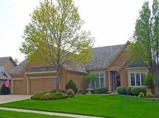 11005 S Glenview Ln, Olathe, KS 66061
