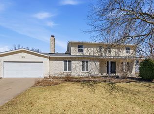 4 Estate Ct, Bettendorf, IA 52722