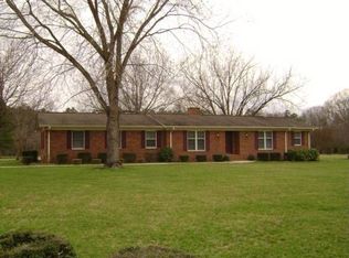 1216 Autumn Ln, New London, NC 28127