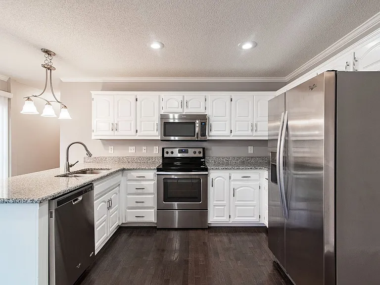 15704 Outlook St — Photo 14