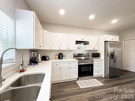 5th image of 216 Winget Cir