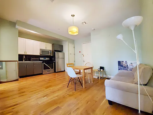 Rented by Rentall Group Inc | media 1