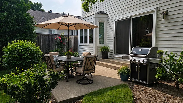 121 Hampton Ave — Photo 31