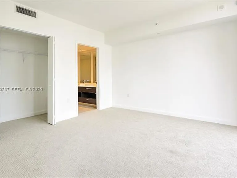 45 SW 9th St #CU-1806 — Photo 12