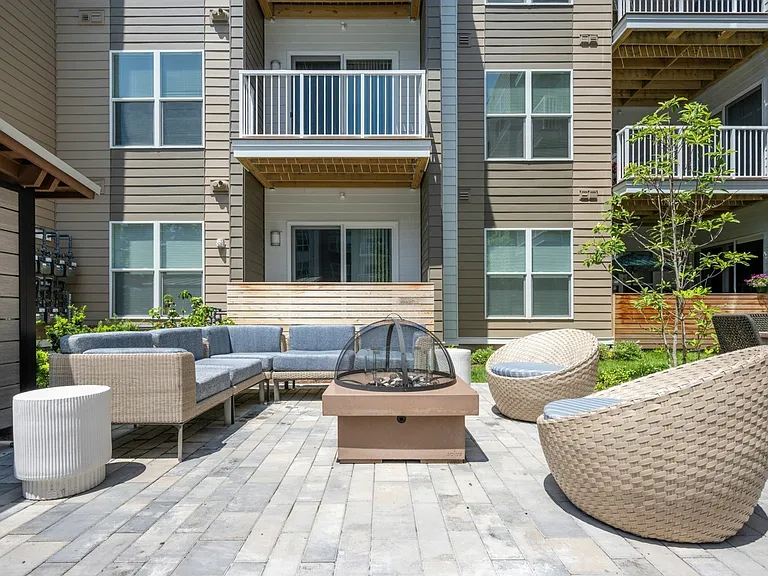 Firepit and Lounge