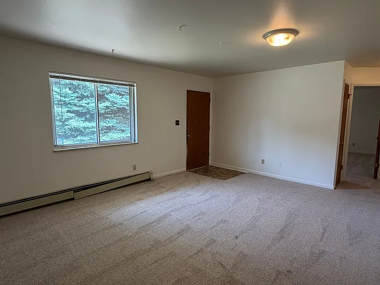 3101 E Locust St — Photo 3