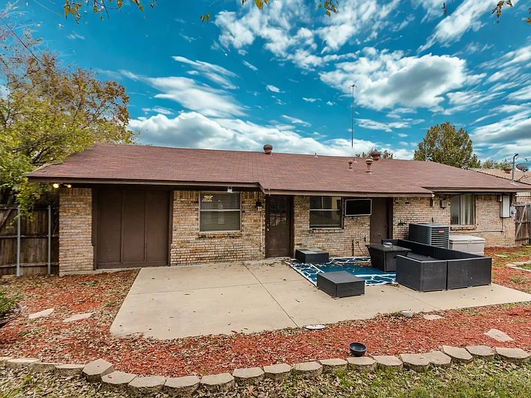 2517 Rosewood Dr — Photo 30