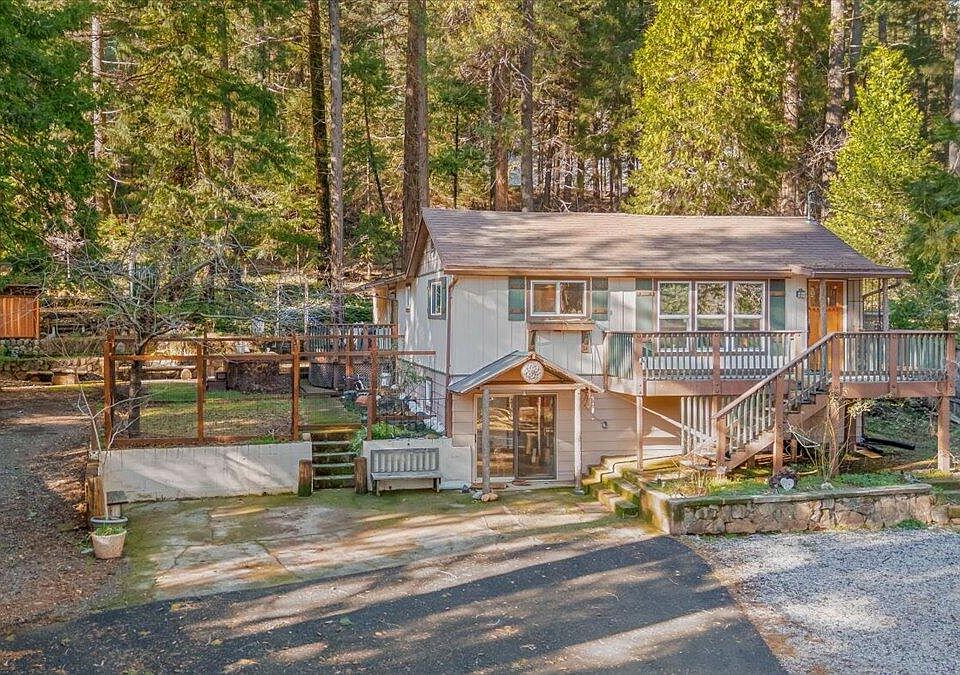 1st image of 30684 Crag View Dr