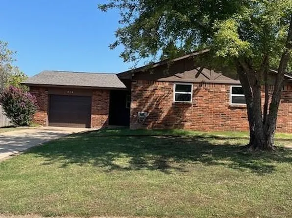416 Jarman Dr, McLoud, OK 74851