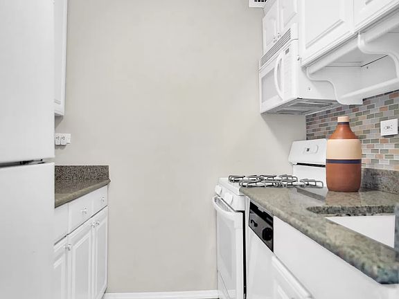 4th image of 160 W End Ave APT 25-U
