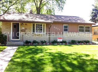 8631 W Lawrence Ave, Milwaukee, WI 53225