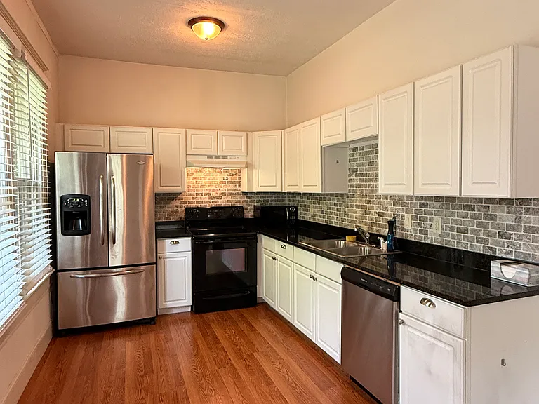 2037 Briarcliff Rd — Photo 2