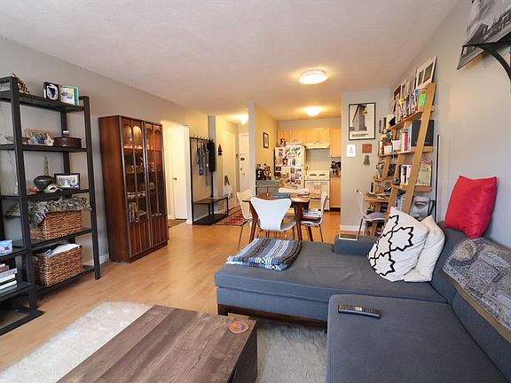 2nd image of 15 Walbridge St APT 34