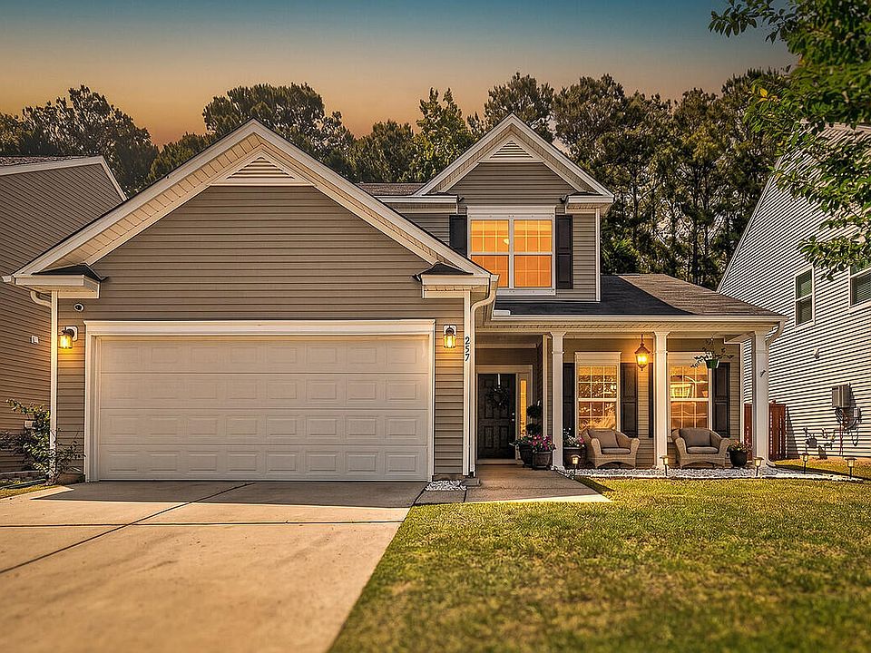 1st image of 257 Weeping Cypress Dr