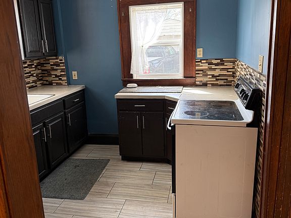 4th image of 392 Lindenwood Ave