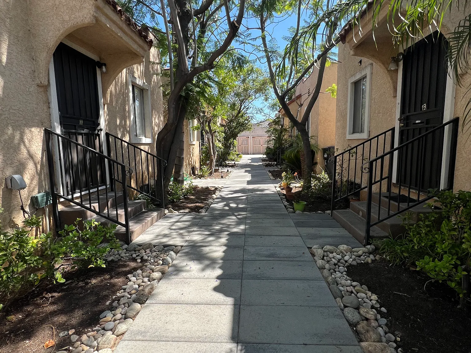 1 bed, 550 sqft, $2,200 — Photo 2