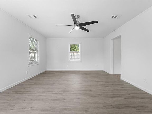 3rd image of 1147 Du Barry Ln #B