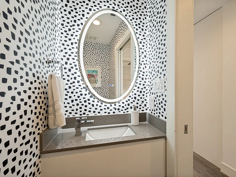 3880 Munger Ave #6 — Photo 3