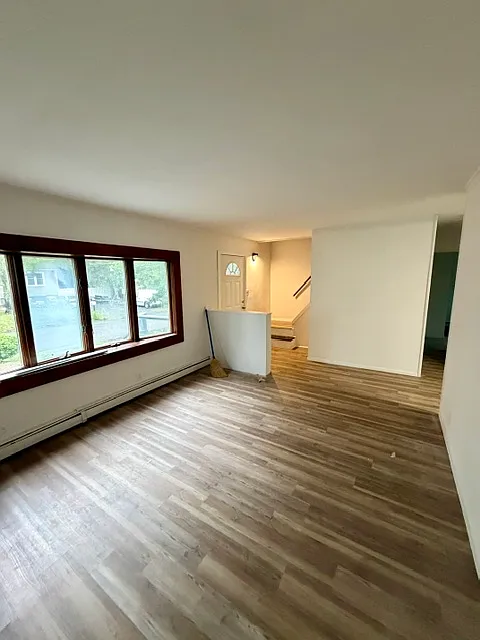 4 bed, $3,500 — Photo 2