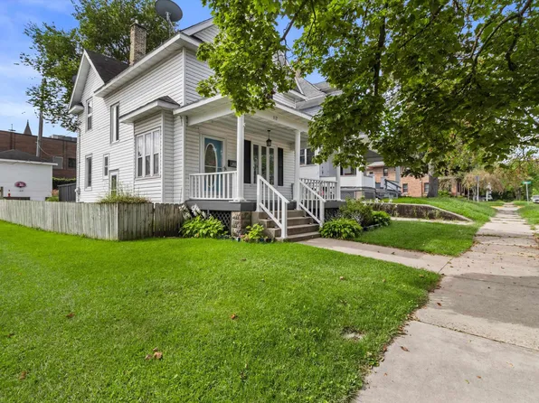 112 W Howard St, Portage, WI 53901