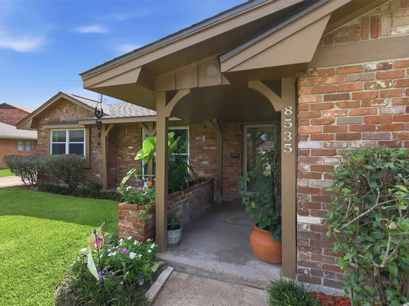 8535 Dover St, Houston, TX 77061