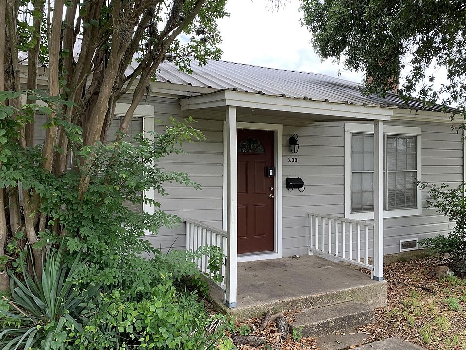 1st image of 200 Walton Dr