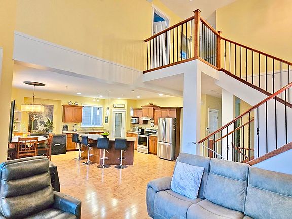 5th image of 21868 Lougheed Hwy #116