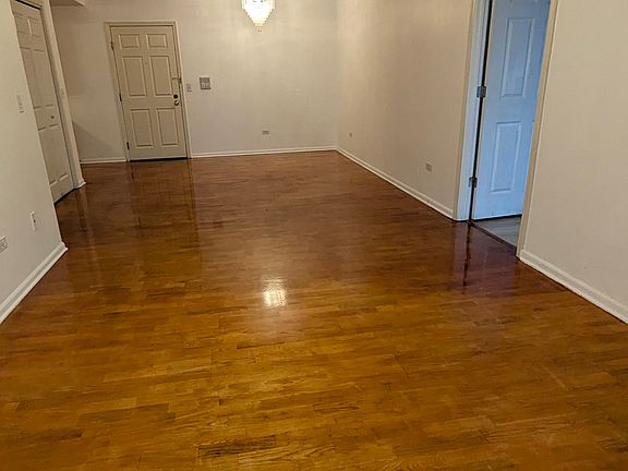 2nd image of 2734 S Wentworth Ave APT 308