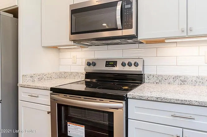 11502 Bellewood Garden Ct — Photo 14