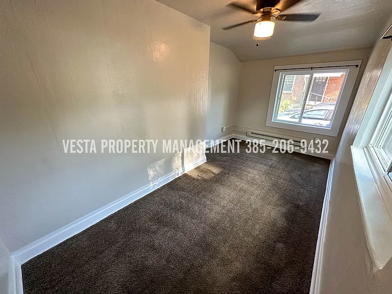 538 30th St #1 — Photo 8