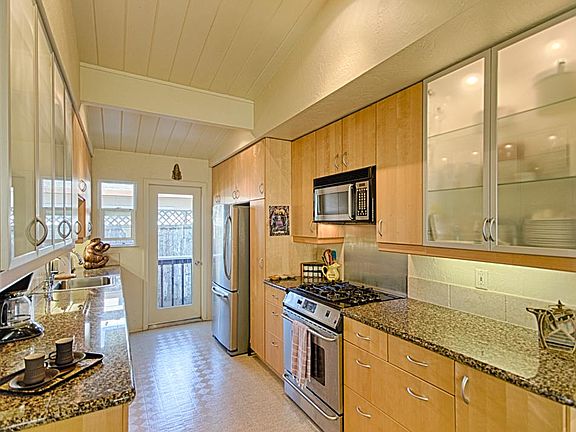 4th image of 419 Hillcrest Dr