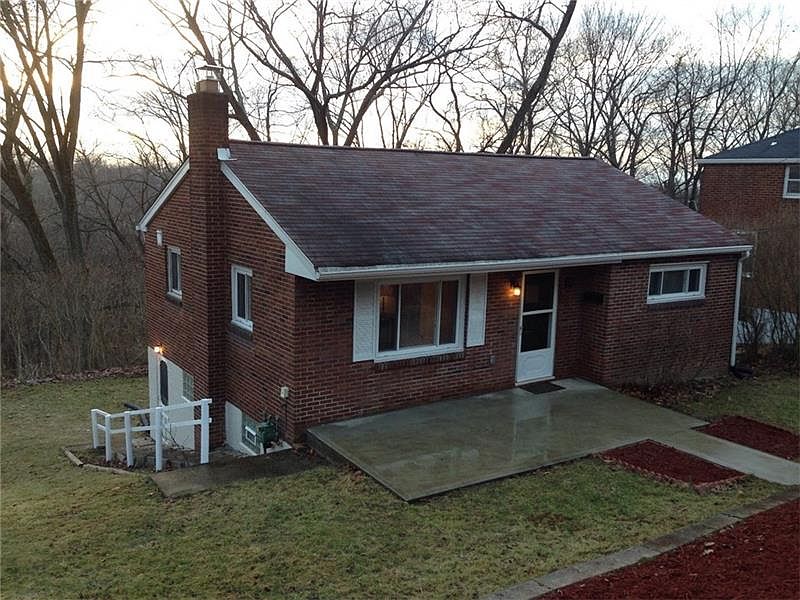 1st image of 13 Oak Dr