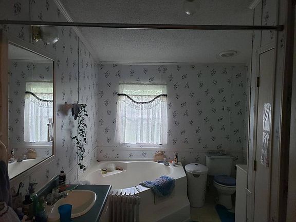 5th image of 22825 Elderberry Dr W