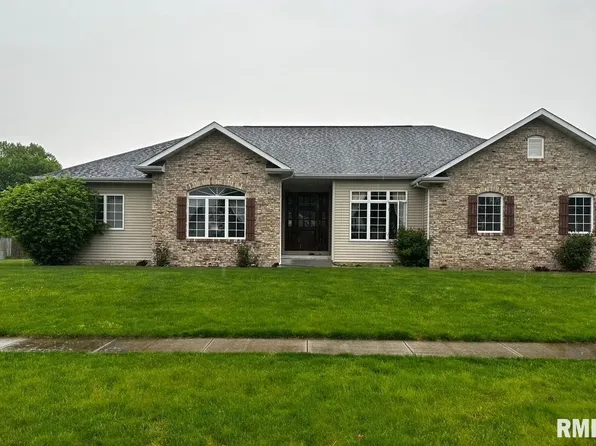 785 S 1st St, Sherman, IL 62684