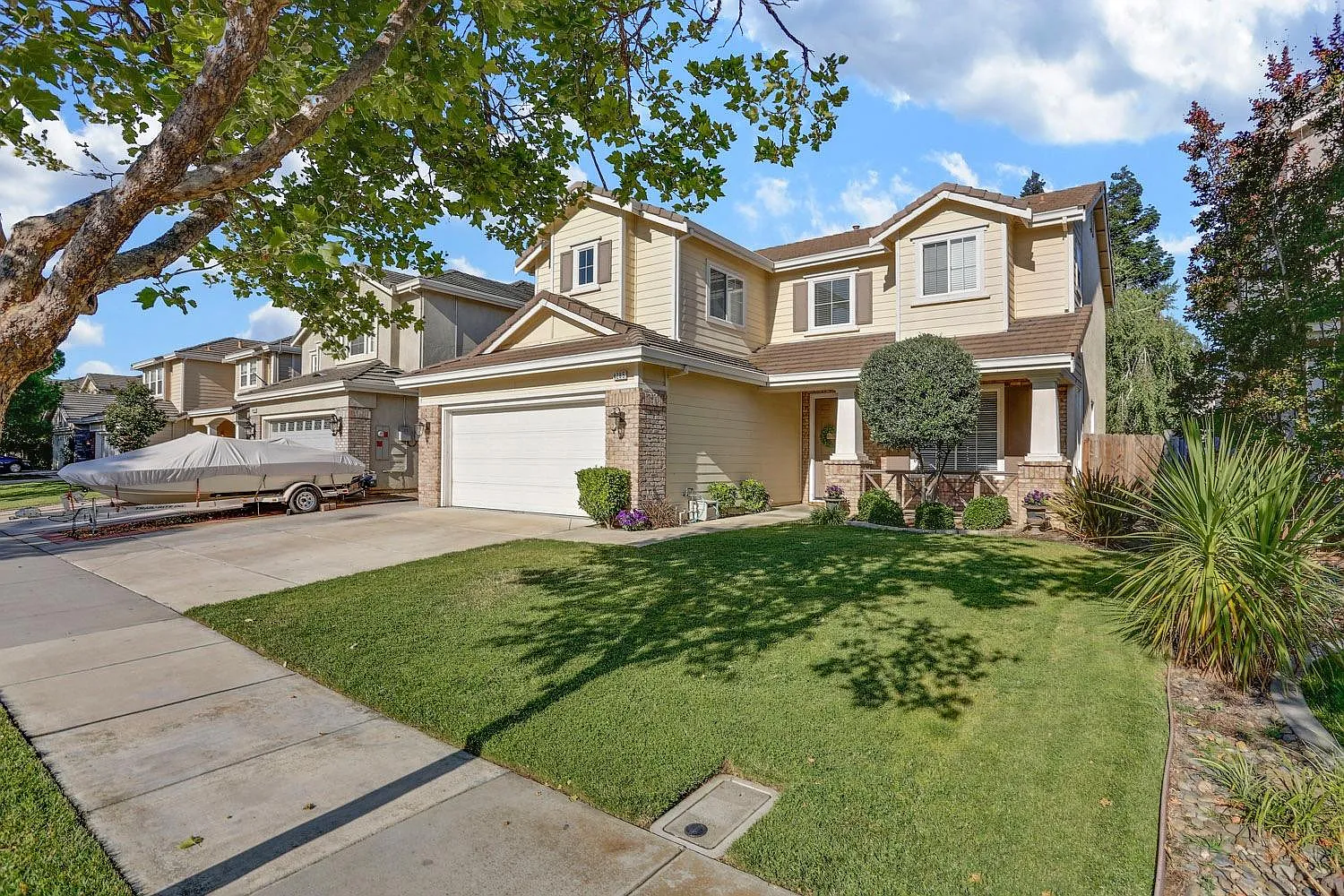 4285 Oakridge Dr photo 1