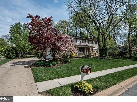2nd image of 2805 Bodine Dr