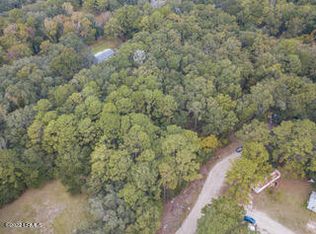 11 Sandy Ln, Beaufort, SC 29907